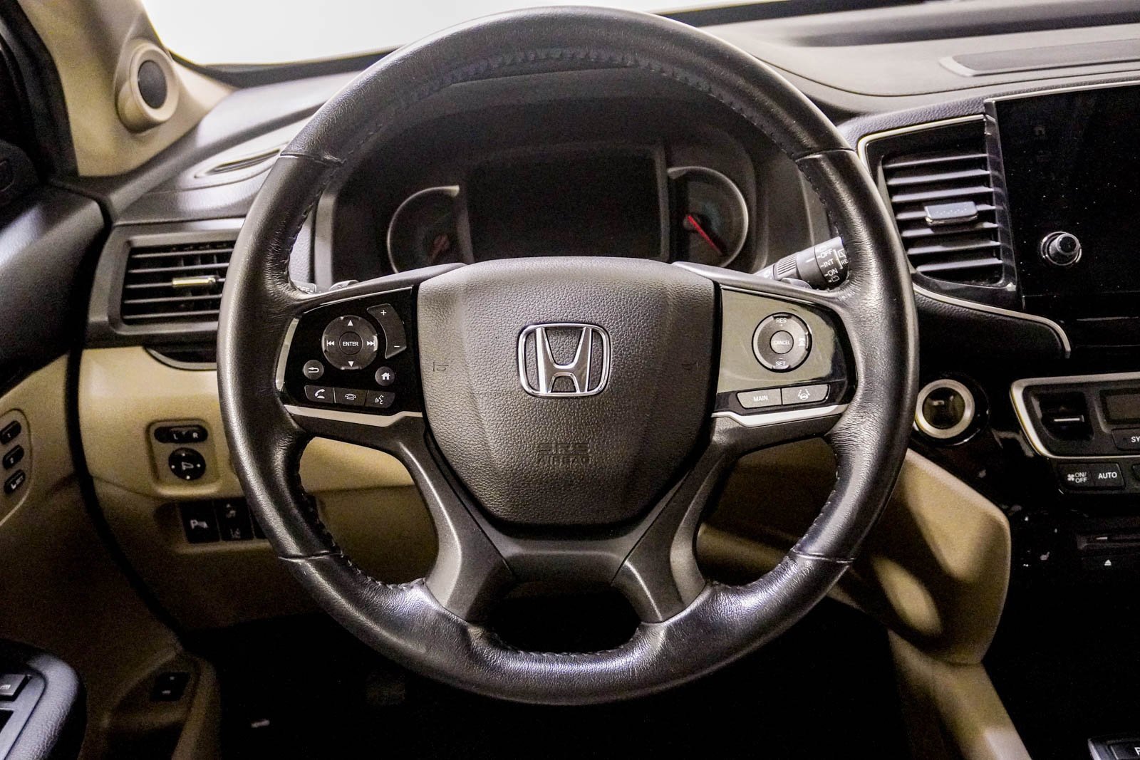 Used 2020 Honda Pilot Touring image 23