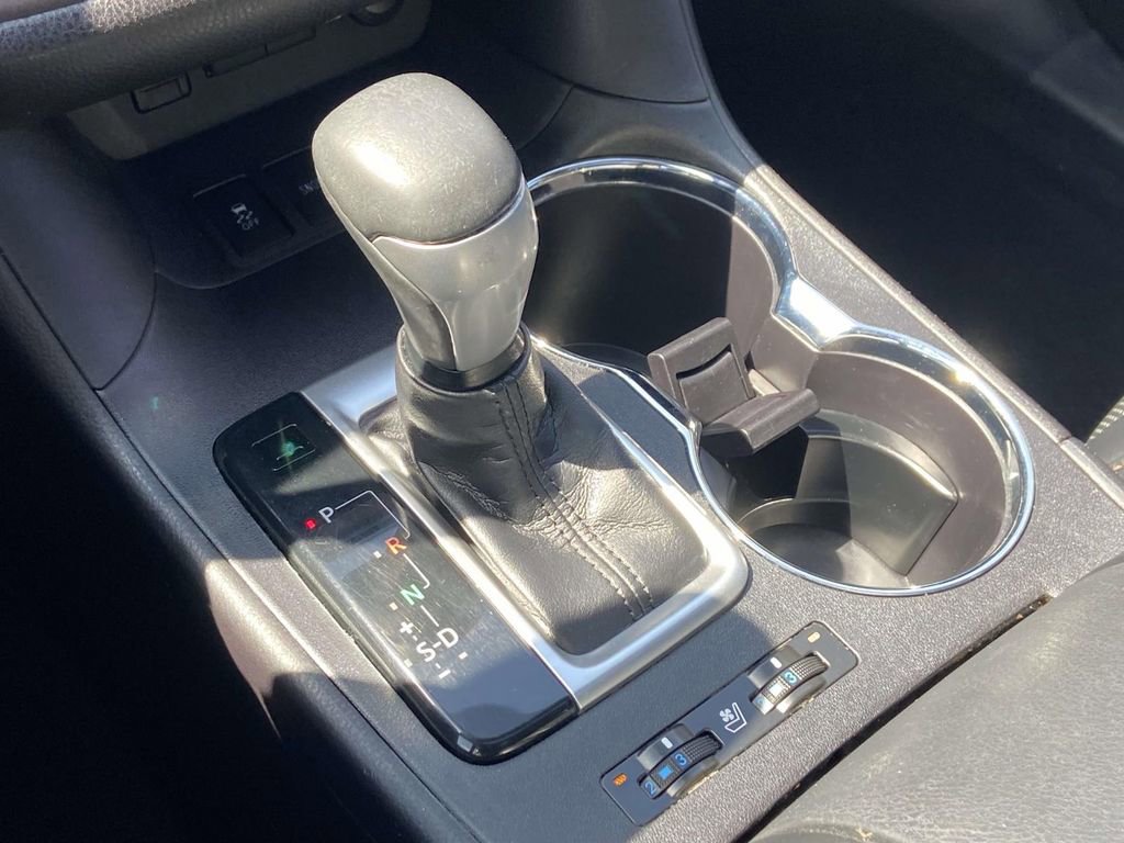 Used 2018 Toyota Highlander Limited FWD image 25