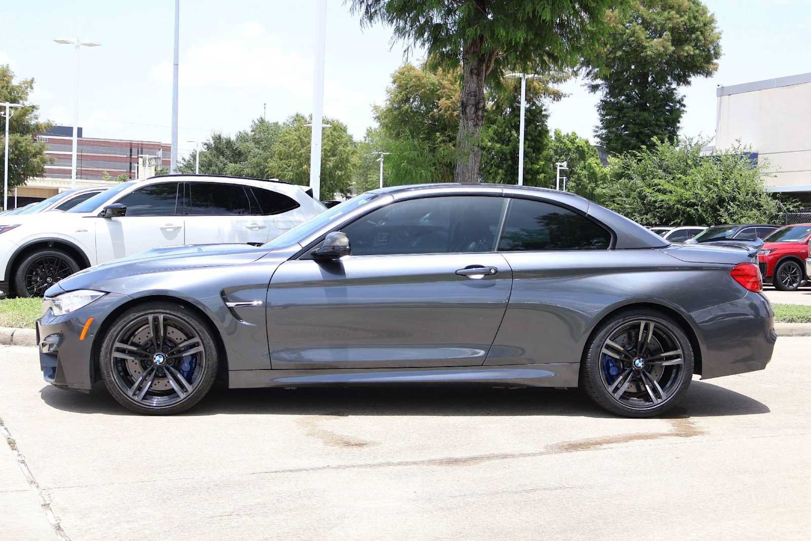 Used 2016 BMW M4 Convertible RWD image 3