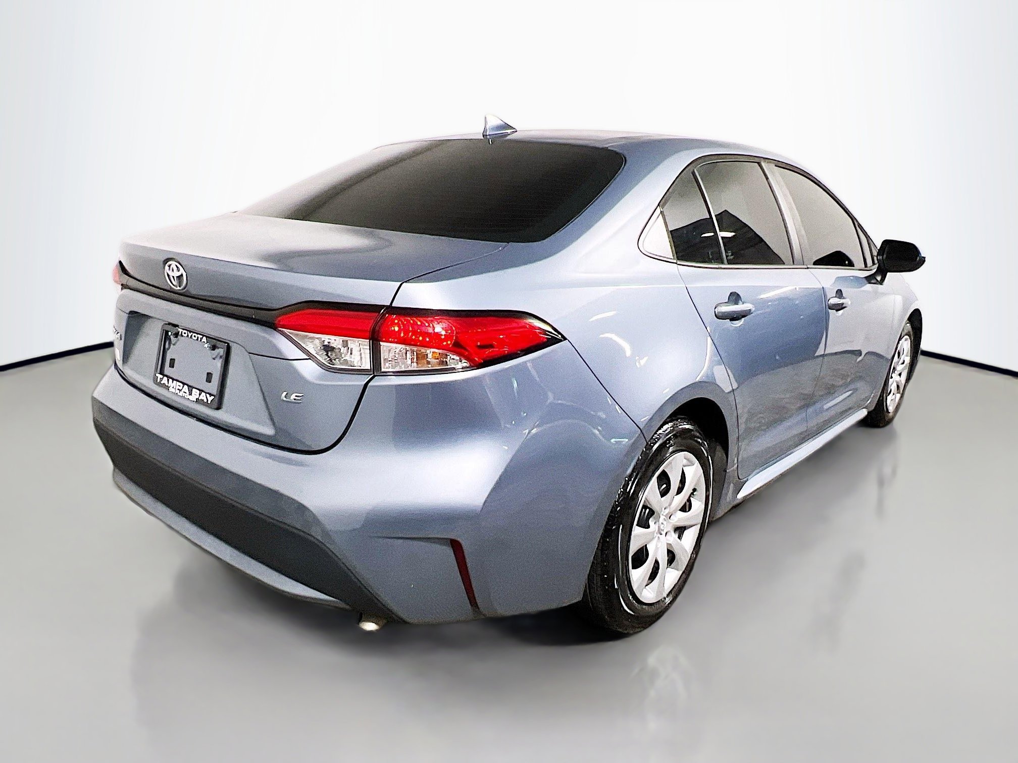 Used 2022 Toyota Corolla LE image 4