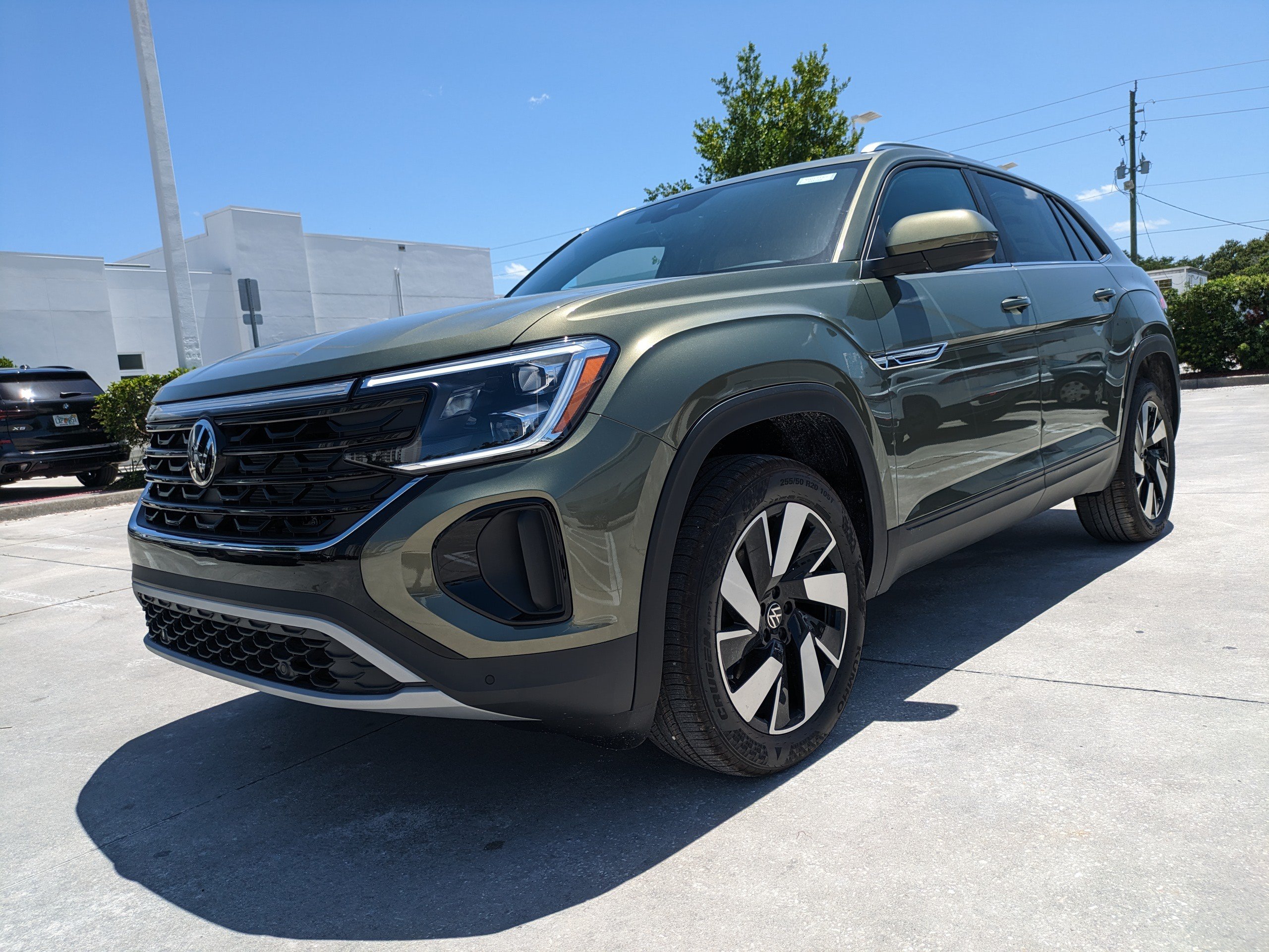 New 2026 Volkswagen Atlas Cross Sport SE FWD image 8
