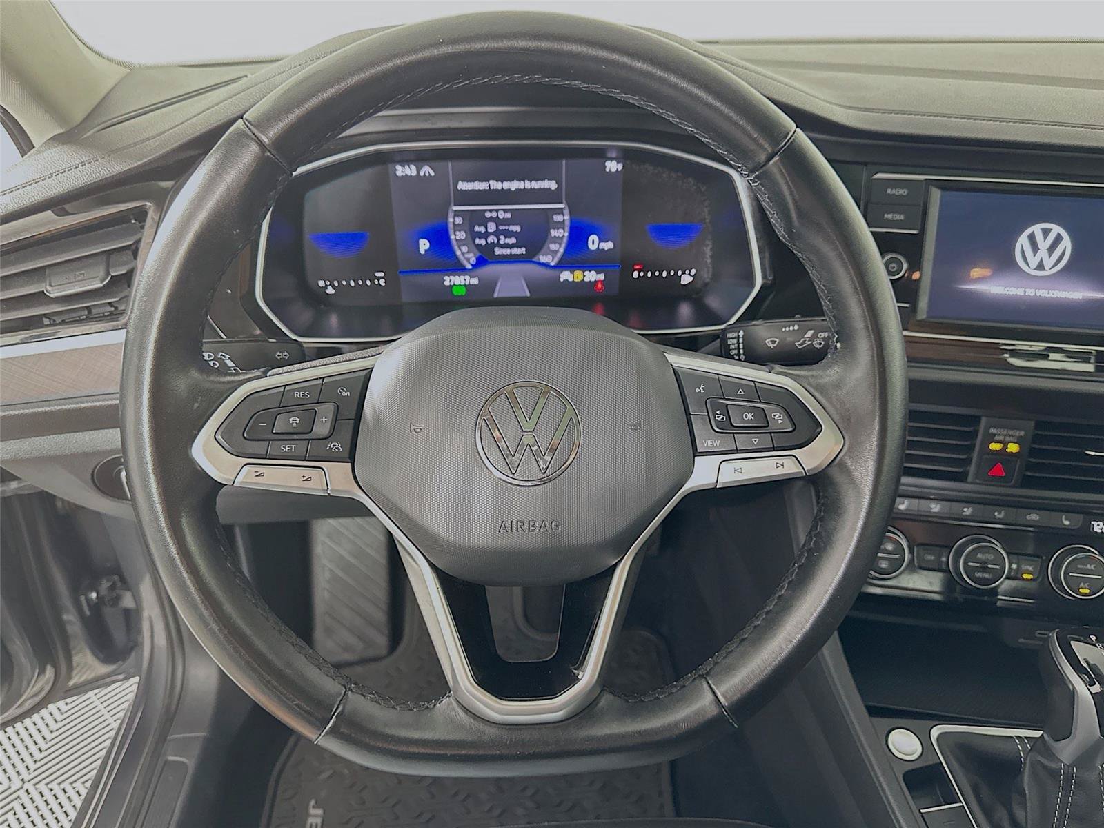 Used 2022 Volkswagen Jetta SE w/ Panoramic Sunroof Package FWD image 19