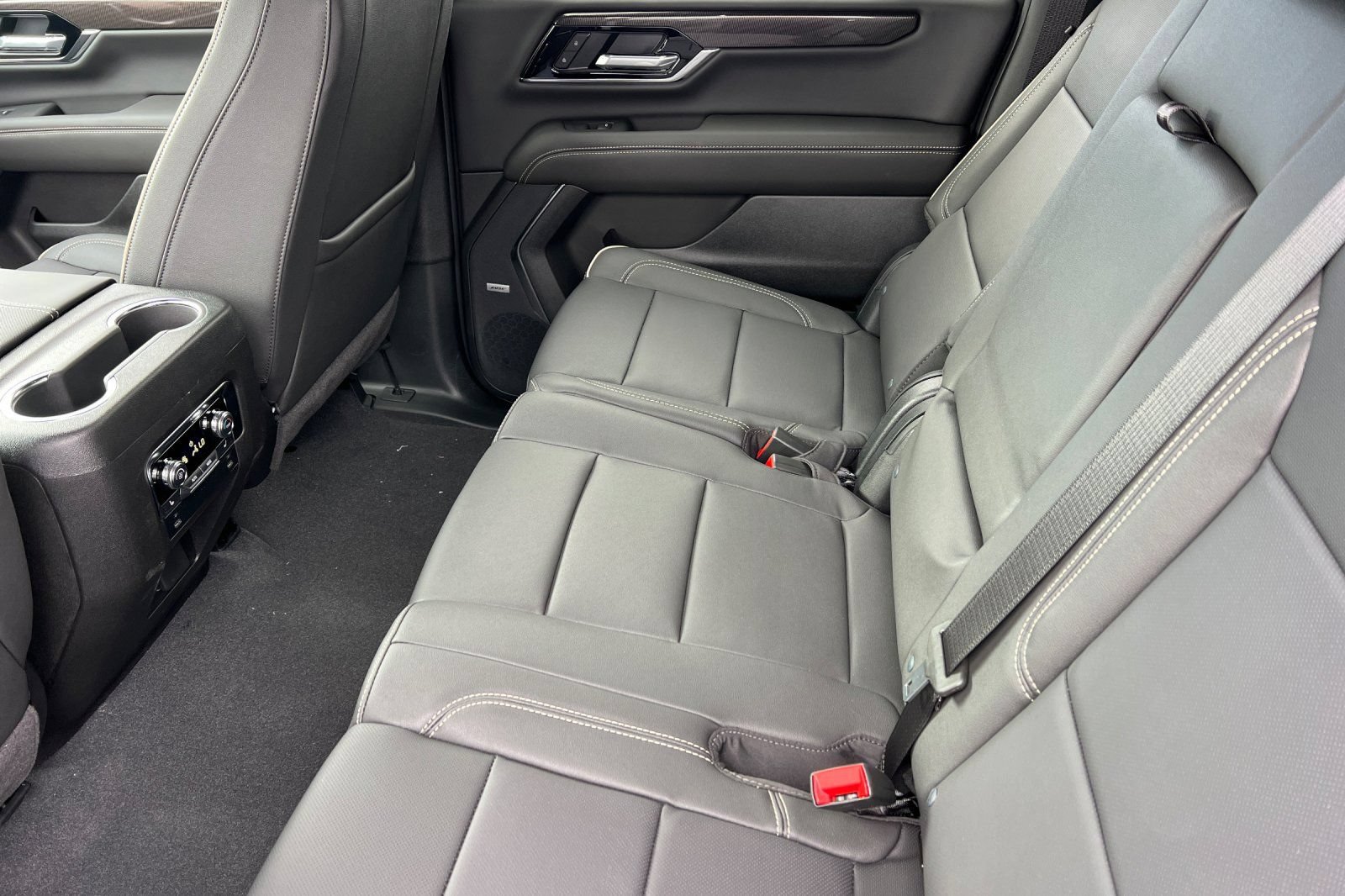 New 2026 GMC Yukon XL Elevation AWD/4WD image 9