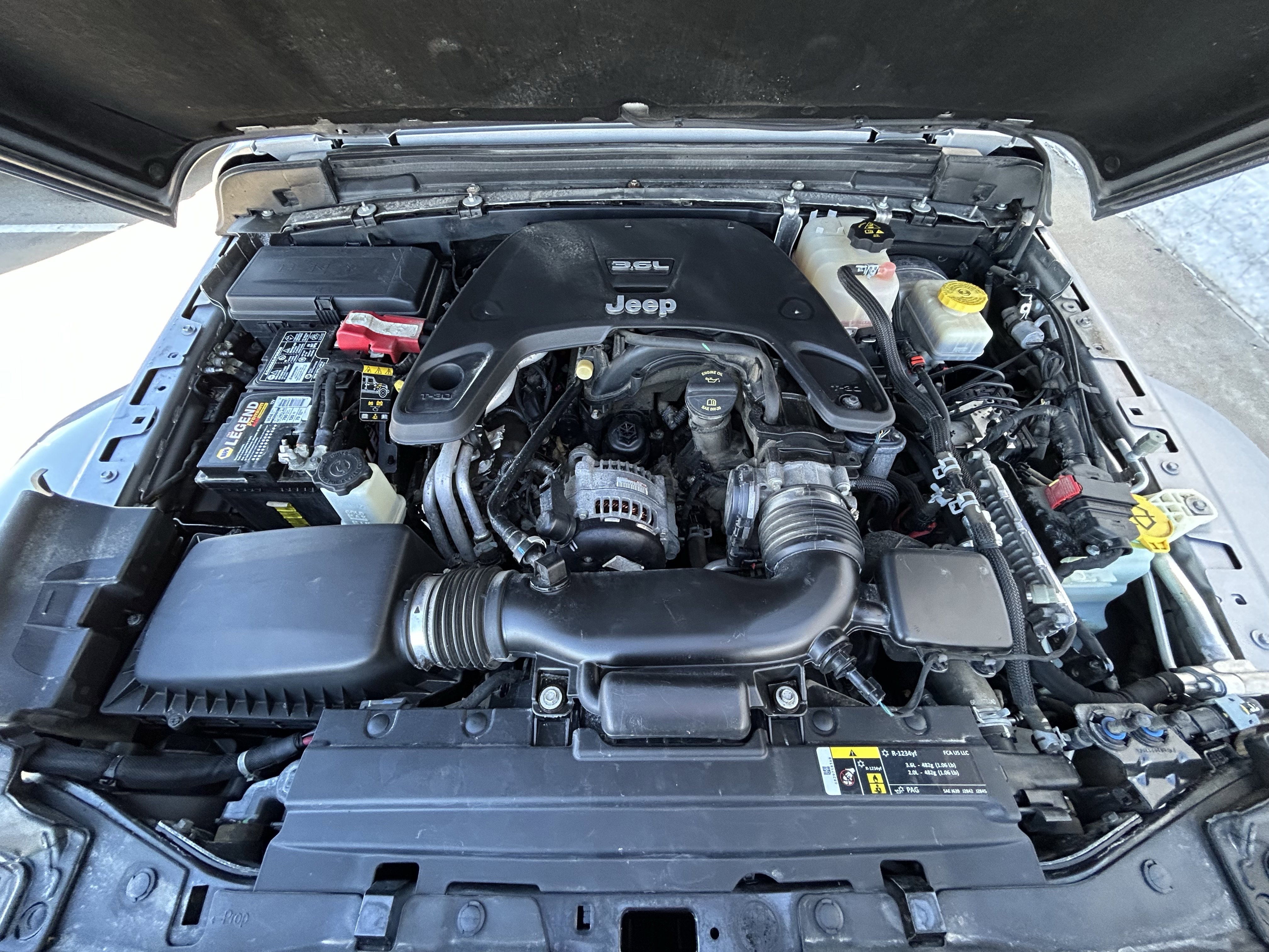 Used 2019 Jeep Wrangler Unlimited Sahara w/ Uconnect 4C Nav & Sound Group image 12