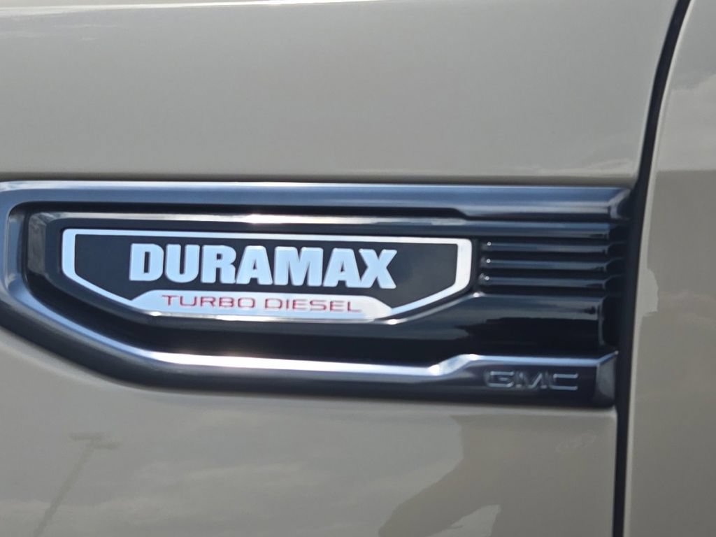 Used 2023 GMC Sierra 1500 AT4 w/ AT4 Premium Package AWD/4WD image 5
