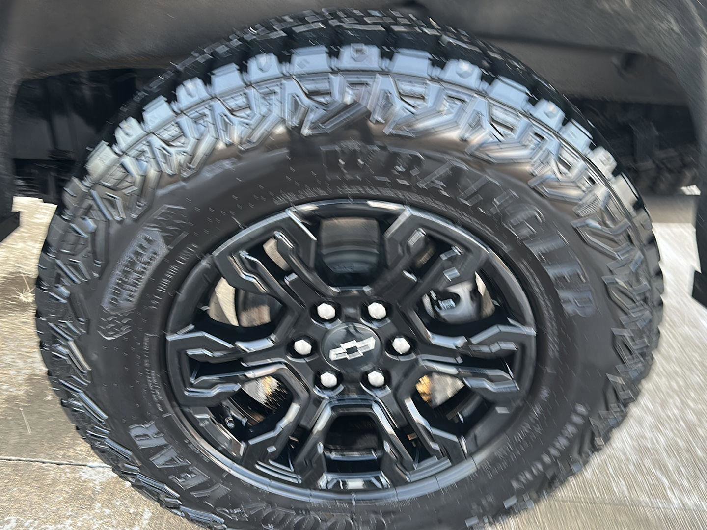 Certified 2025 Chevrolet Silverado 1500 ZR2 w/ Technology Package image 7