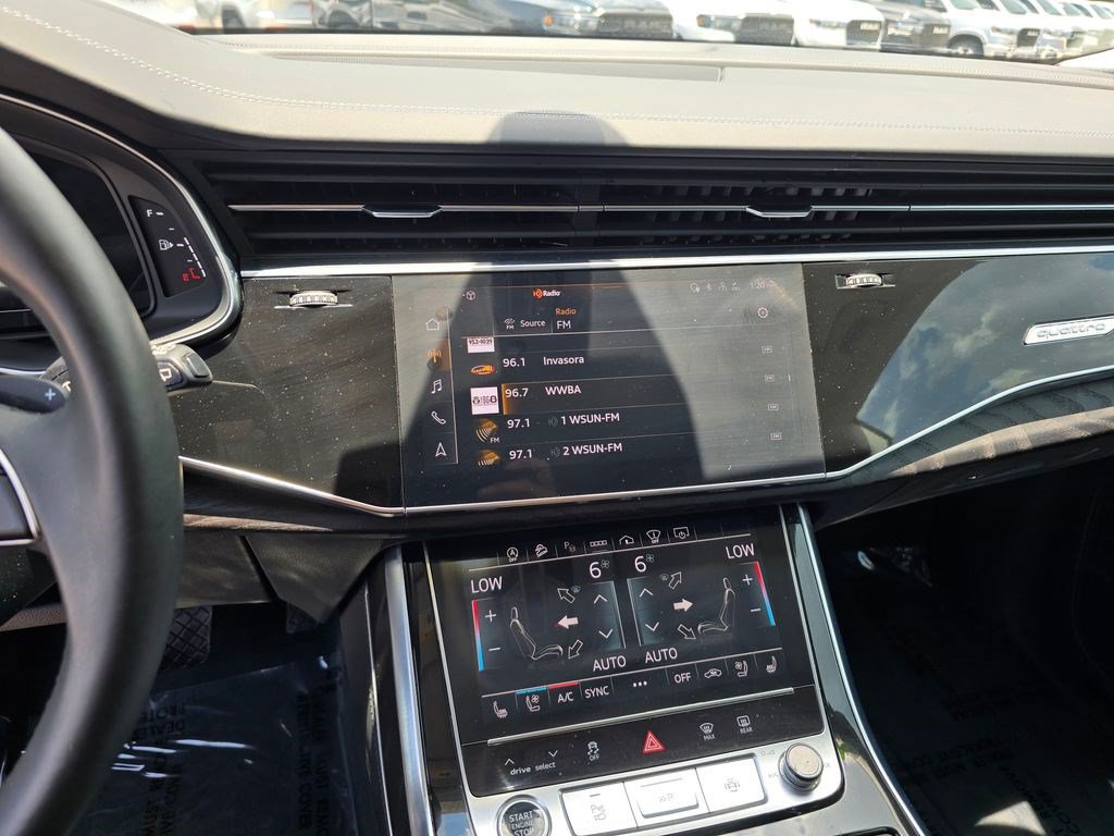 Used 2023 Audi Q8 Prestige AWD/4WD image 22