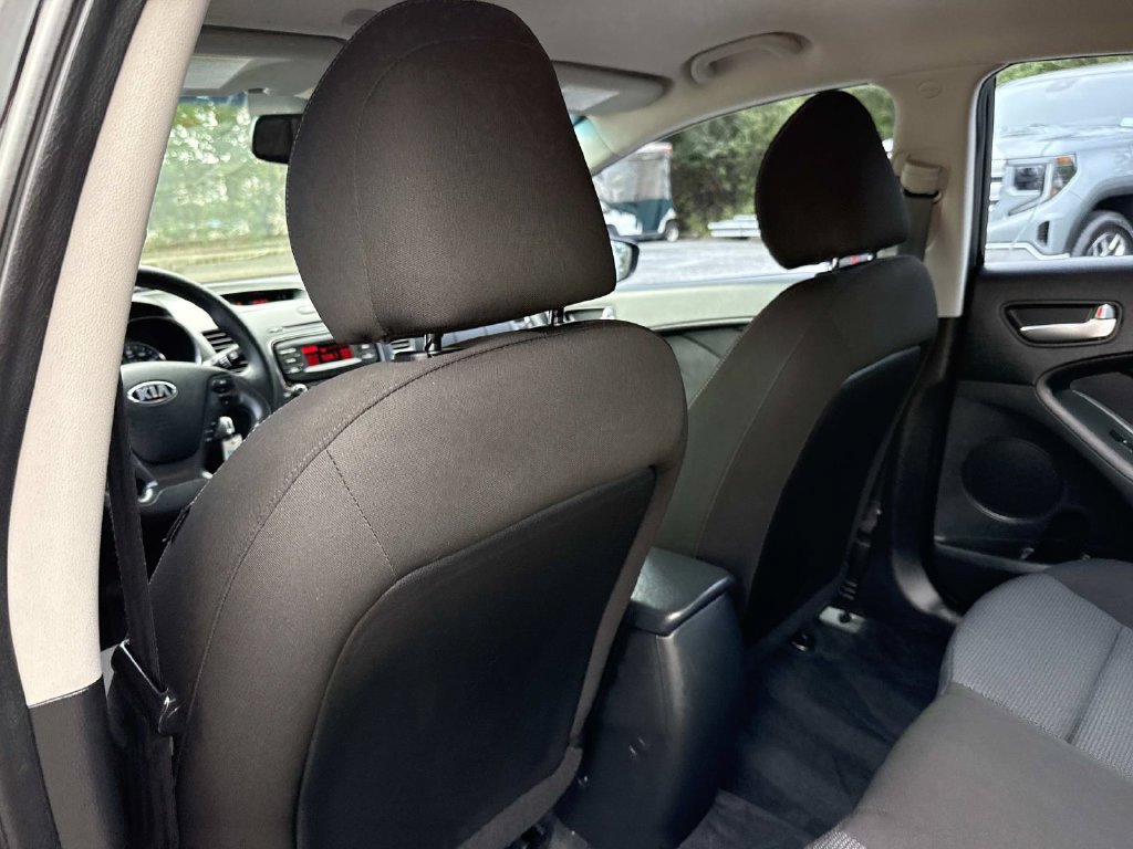 Used 2017 Kia Forte LX FWD image 13