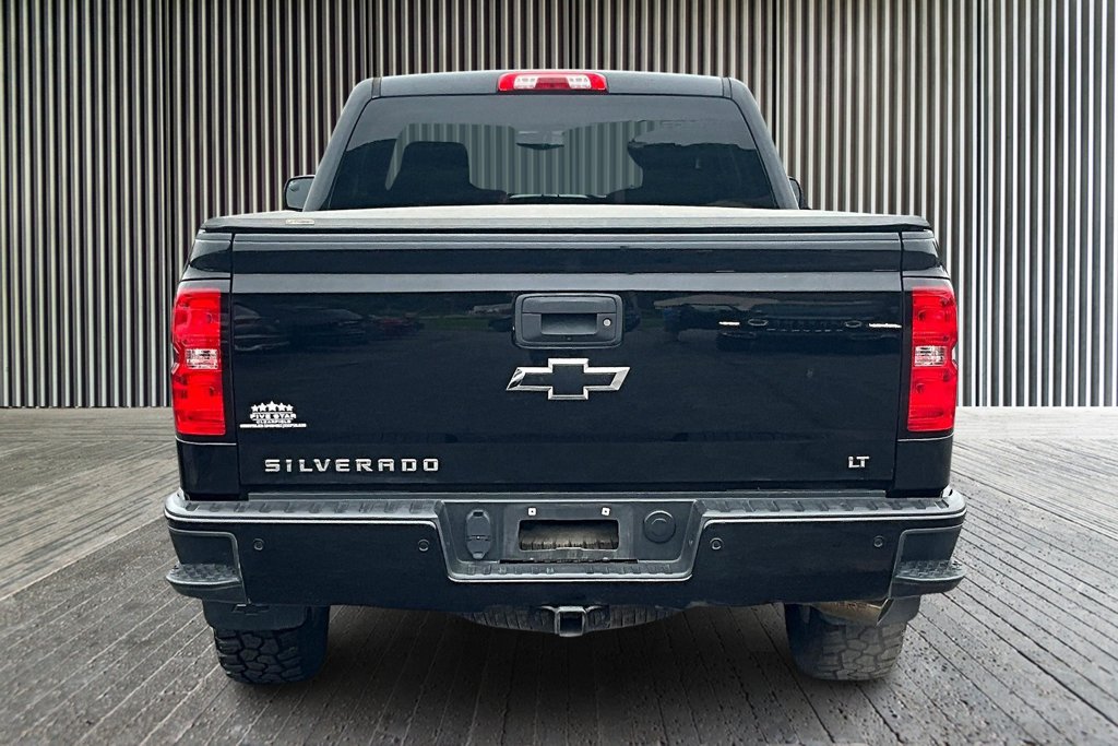 Used 2018 Chevrolet Silverado 1500 LT w/ Midnight Edition AWD/4WD image 4