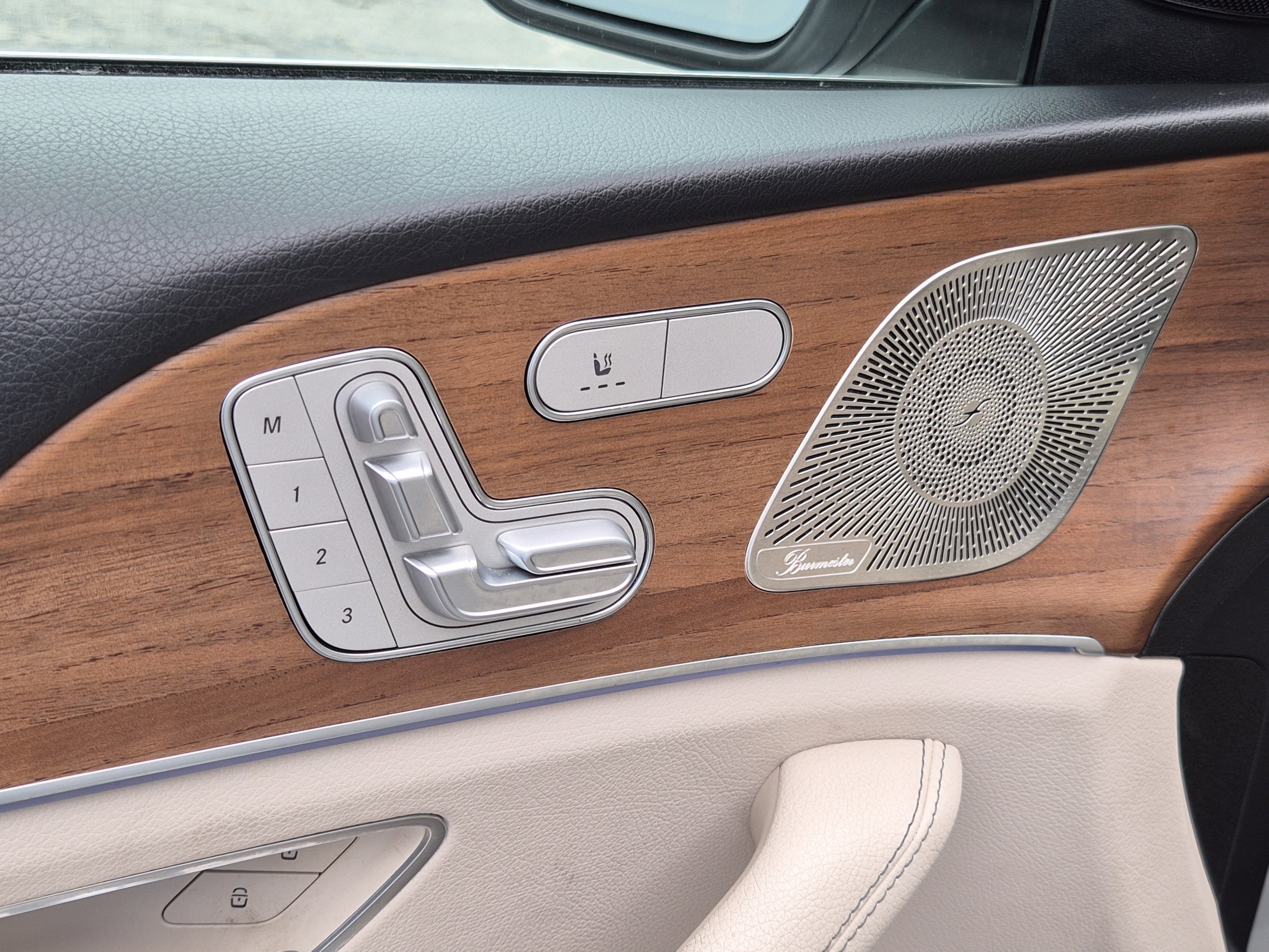 Used 2022 Mercedes-Benz GLE 350 w/ Premium Package image 18