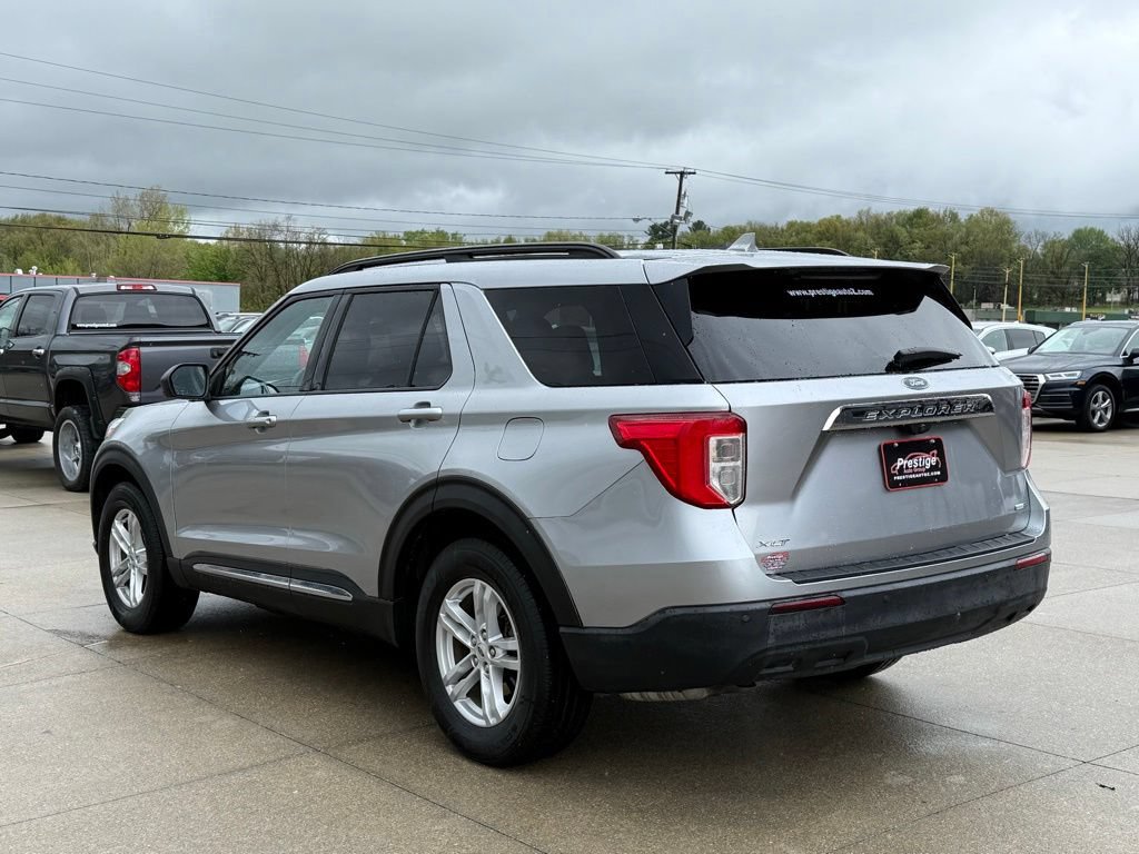 Used 2020 Ford Explorer XLT w/ Comfort Package AWD/4WD image 4