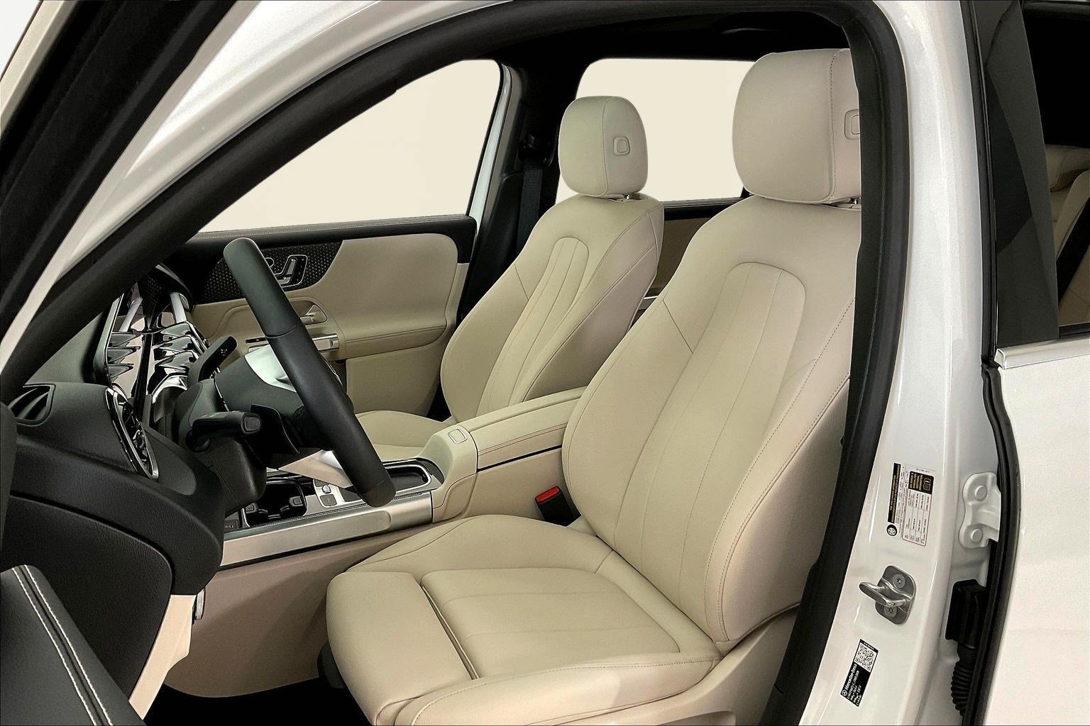 Certified 2026 Mercedes-Benz GLB 250 4MATIC image 21