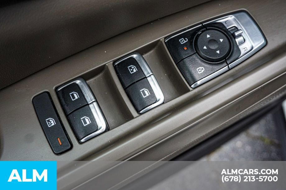 Used 2025 Kia Carnival FWD image 54