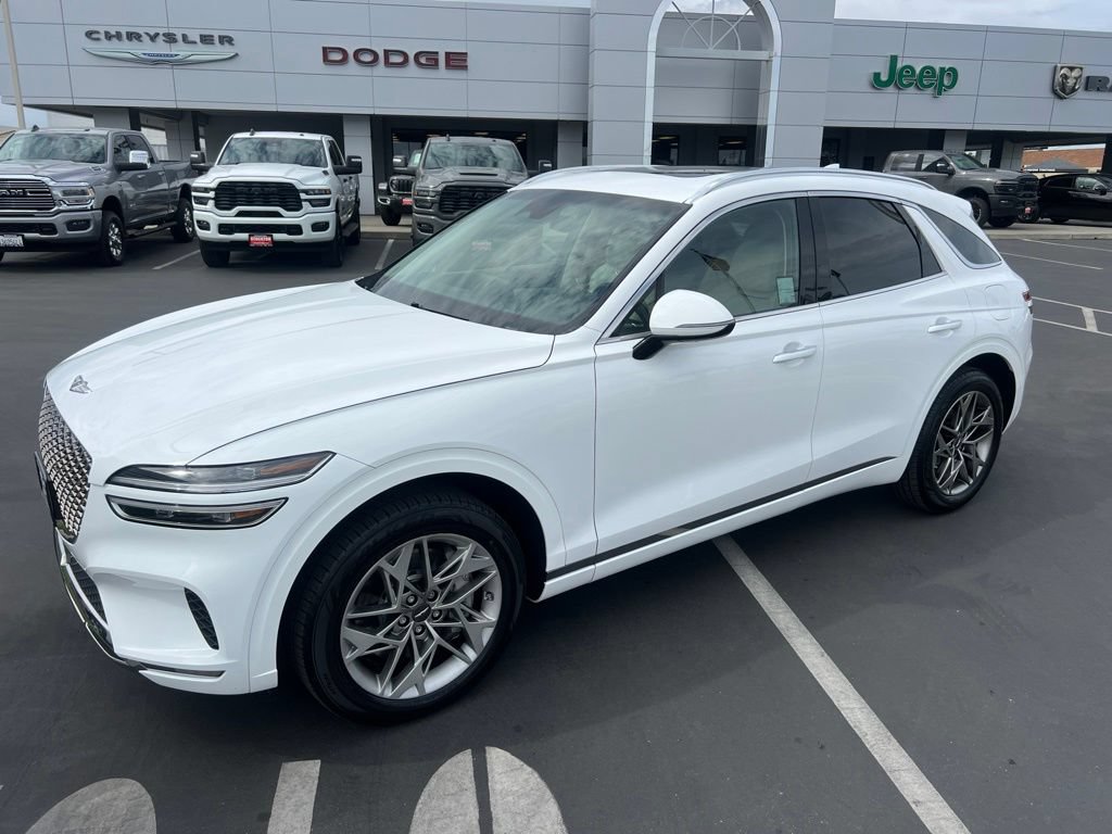 Used 2023 Genesis GV70 2.5T w/ Select Package AWD/4WD image 3