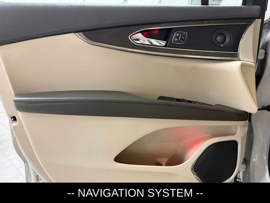 Used 2020 Lincoln Nautilus Reserve w/ Cargo Utility Package image 5