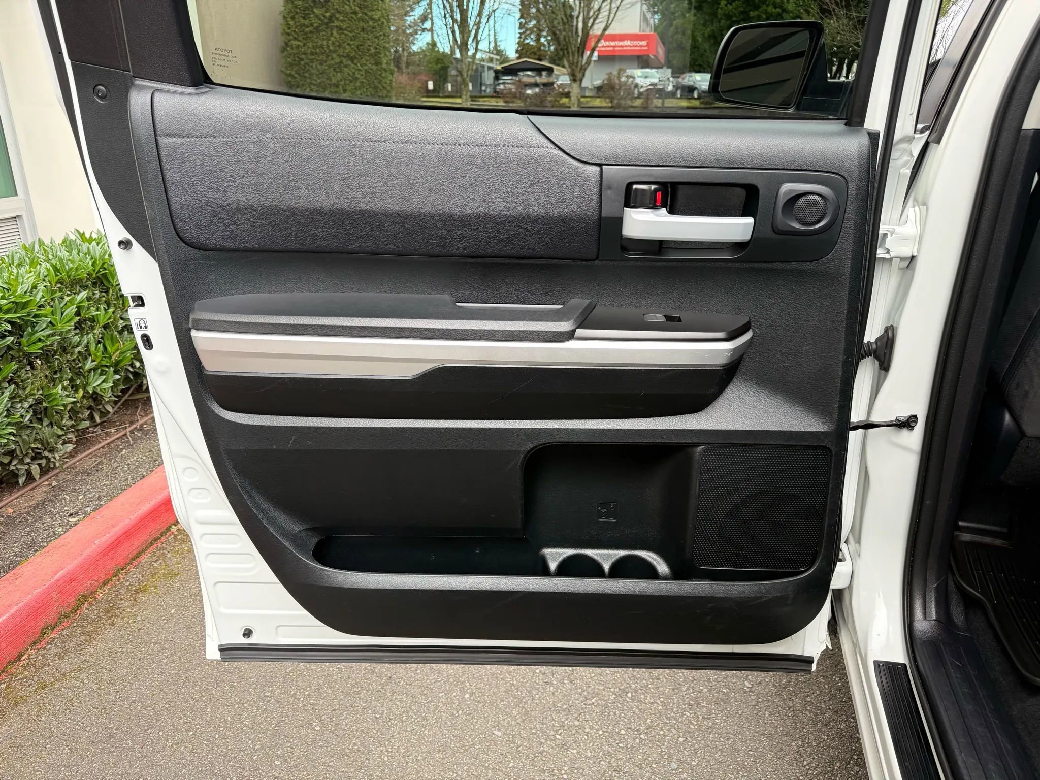 Used 2017 Toyota Tundra SR5 image 25