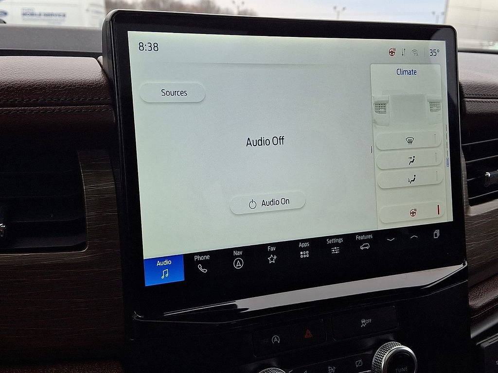 Used 2024 Ford Expedition Limited image 19