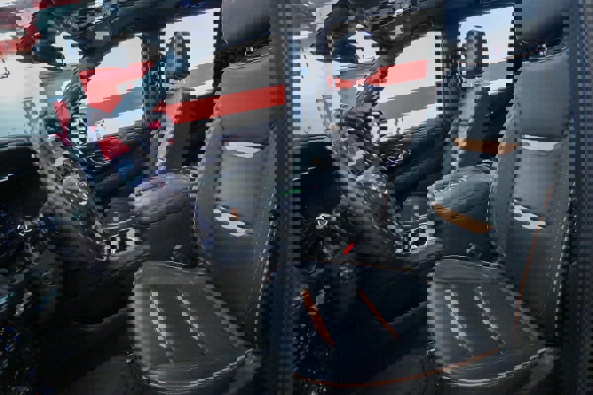 Used 2023 GMC Yukon XL AT4 w/ AT4 Premium Plus Package image 11