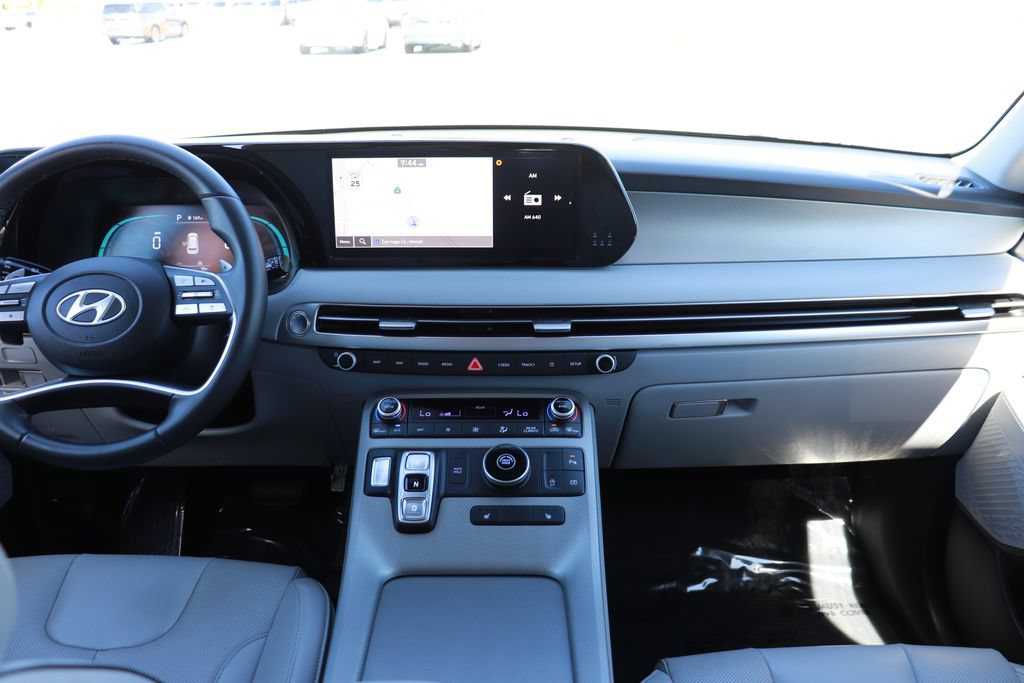 Used 2025 Hyundai Palisade SEL FWD image 16