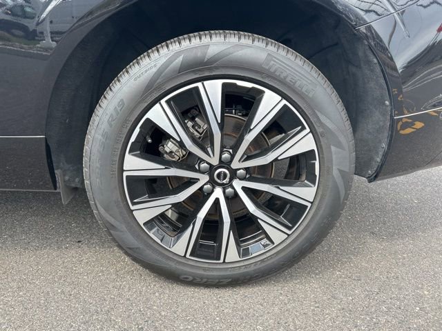Certified 2025 Volvo XC60 B5 Plus image 9