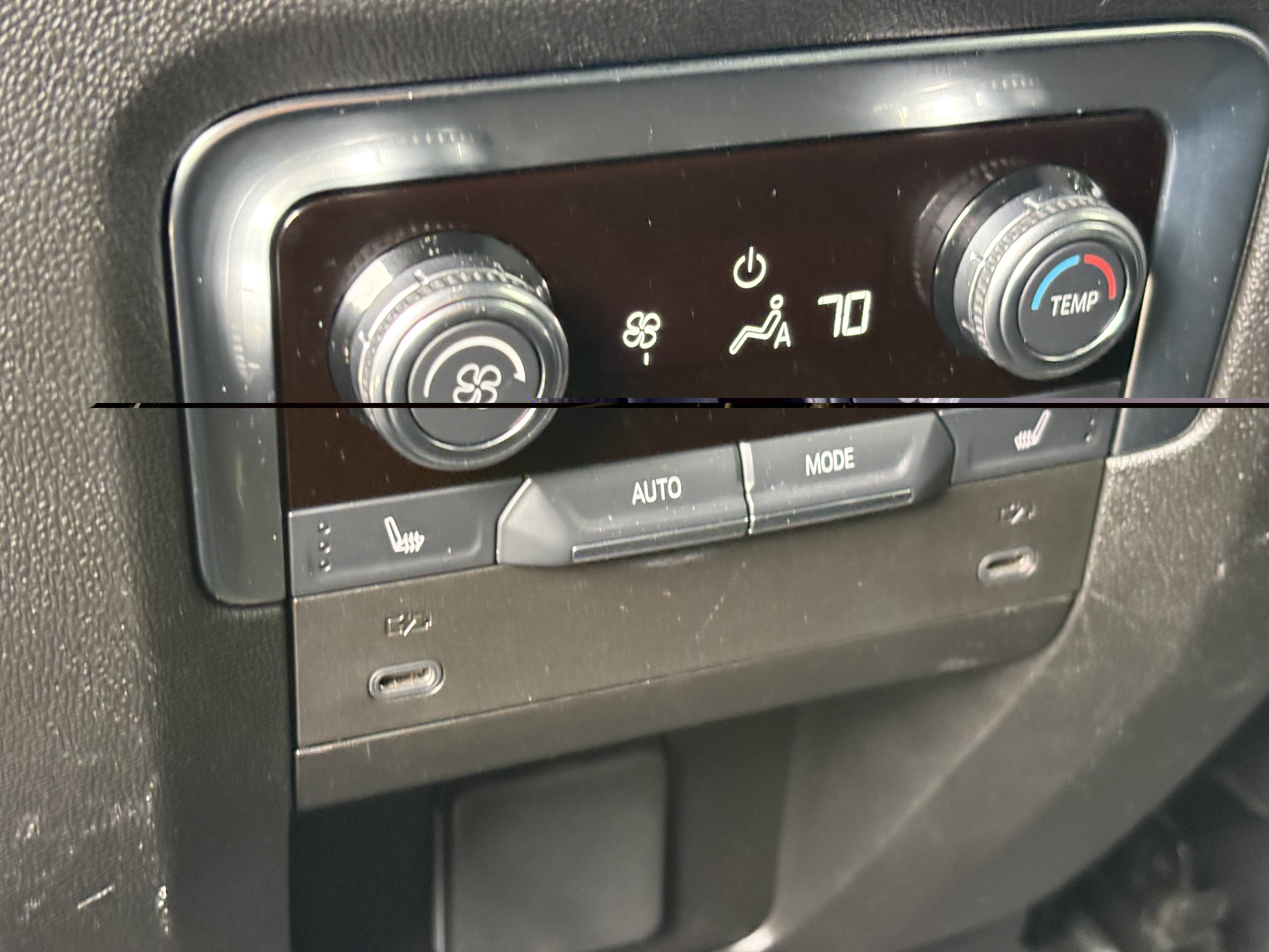 Used 2025 GMC Yukon XL Denali AWD/4WD image 15