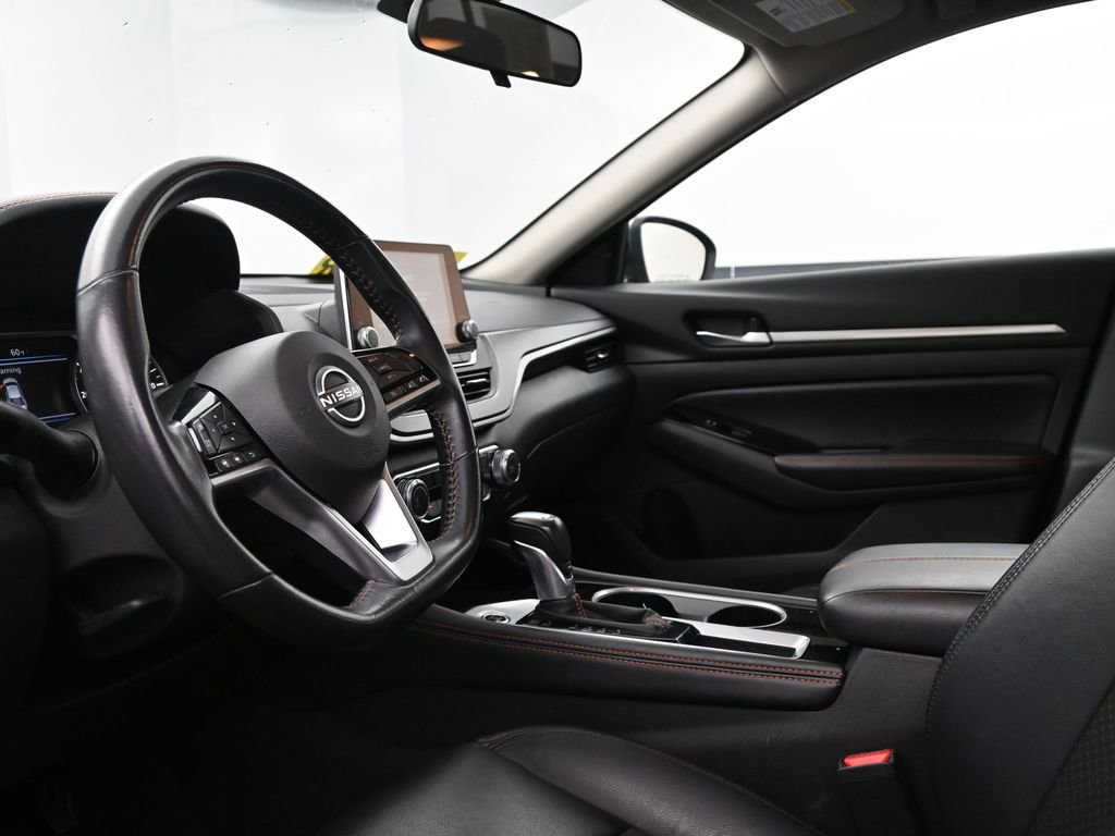 Used 2024 Nissan Altima 2.5 SR FWD image 24