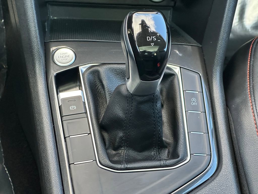 Used 2024 Volkswagen Tiguan Wolfsburg Edition image 17