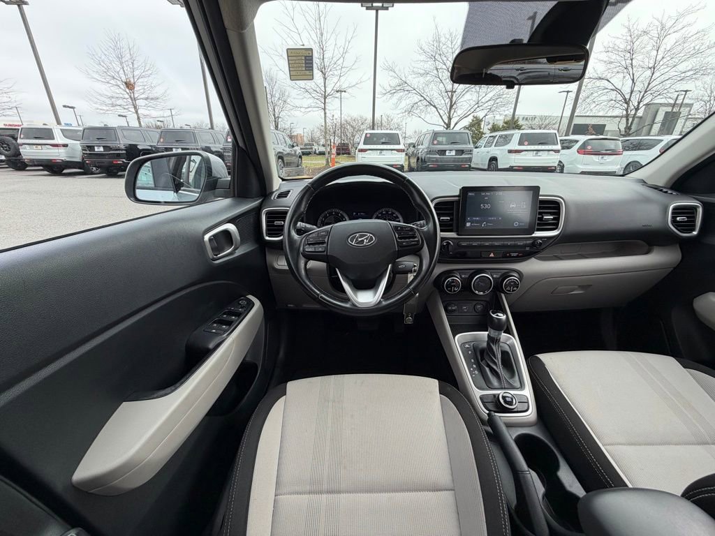 Used 2021 Hyundai Venue SEL w/ Cargo Package image 18