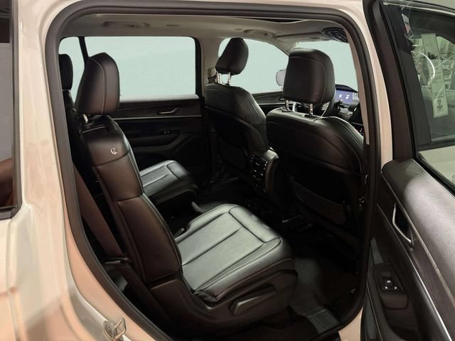 Used 2023 Jeep Grand Cherokee L Limited AWD/4WD image 29