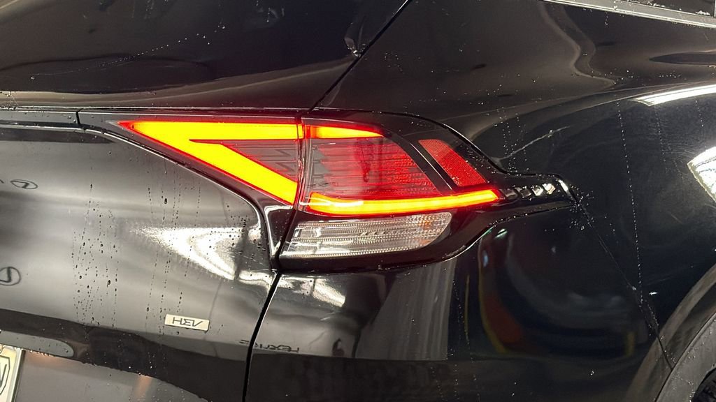 Used 2023 Kia Sportage LX image 6