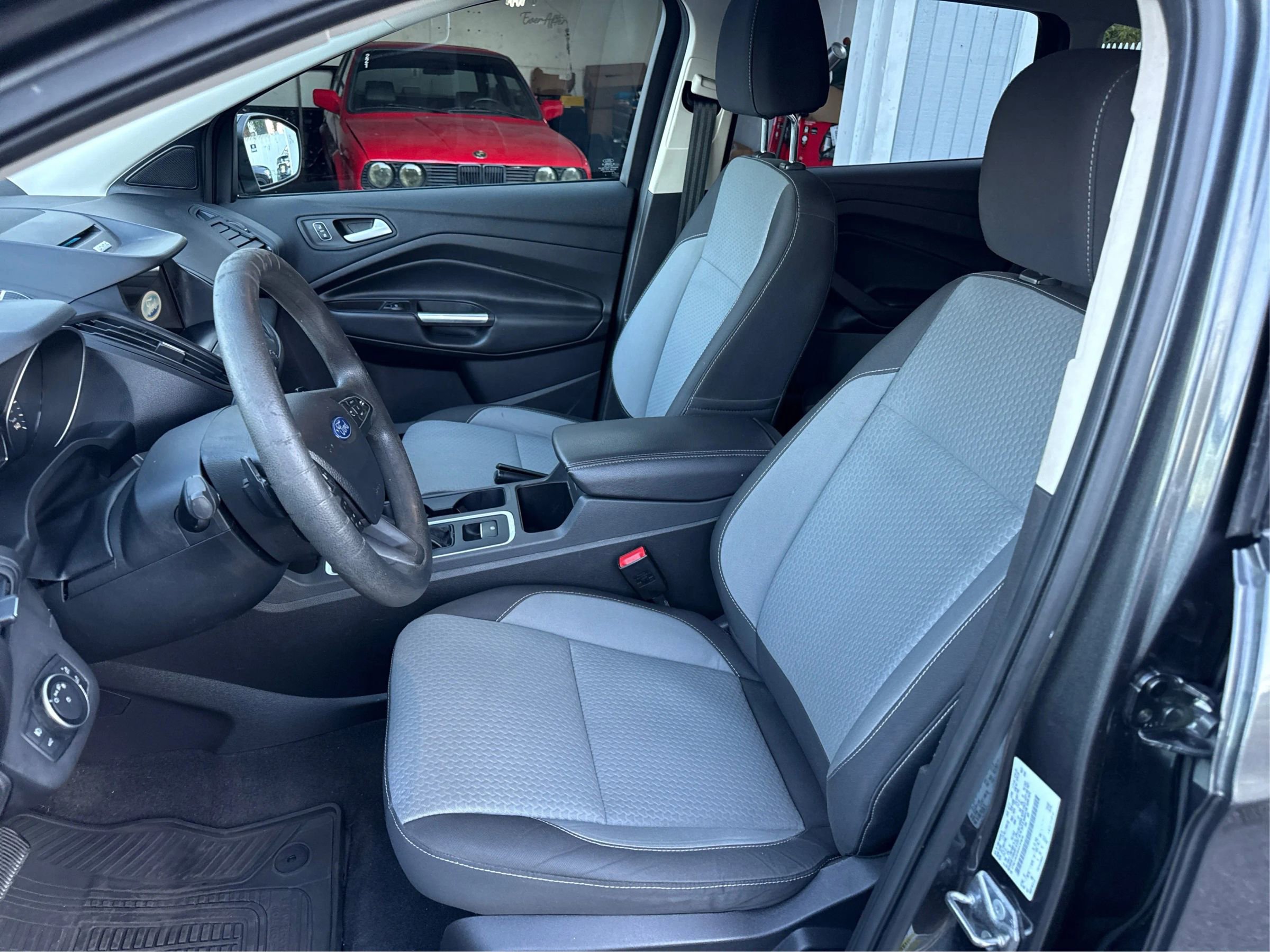 Used 2017 Ford Escape SE w/ Equipment Group 201A image 11