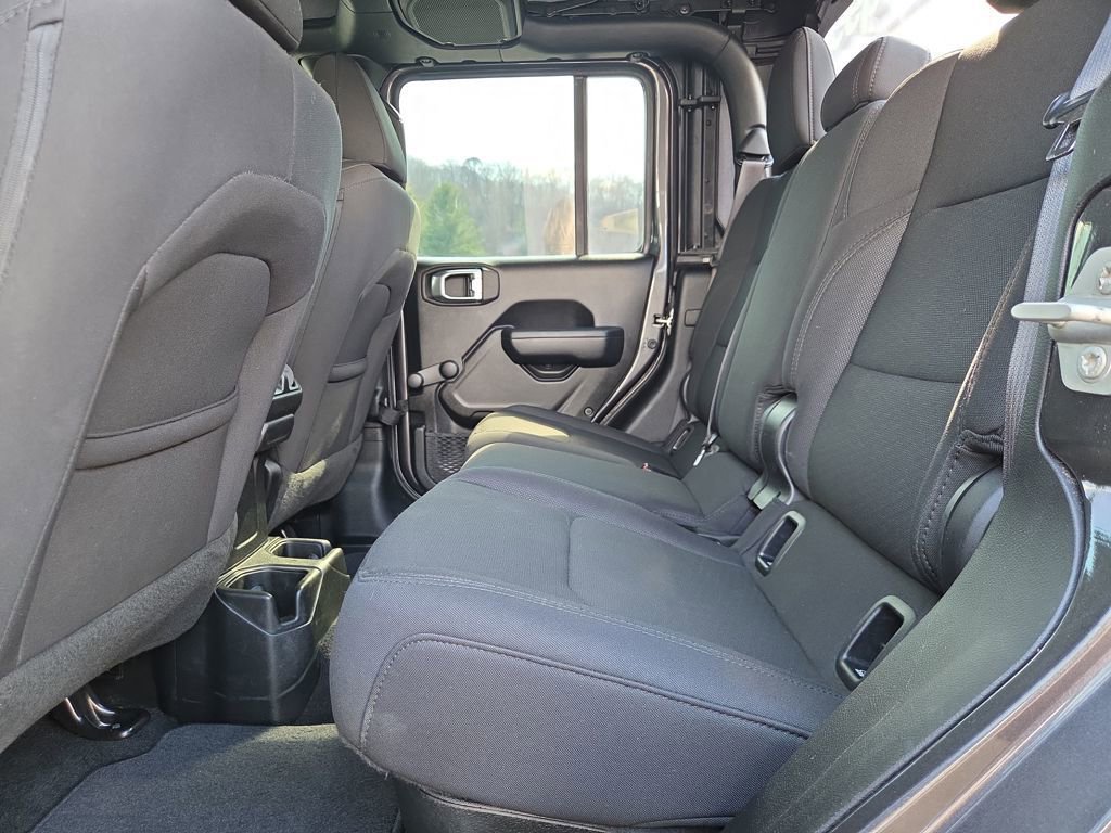 Used 2023 Jeep Gladiator Sport w/ Off Road Group image 14