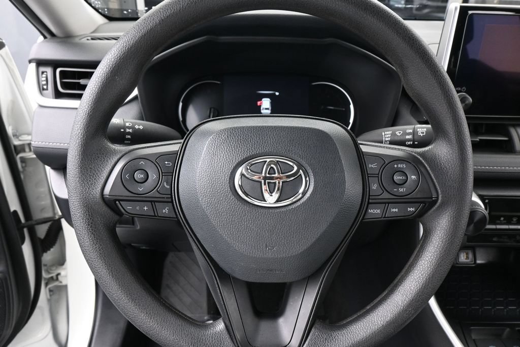 Used 2025 Toyota RAV4 LE AWD/4WD image 14