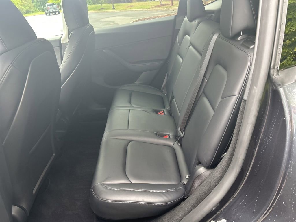 Used 2024 Tesla Model Y Long Range AWD/4WD image 19