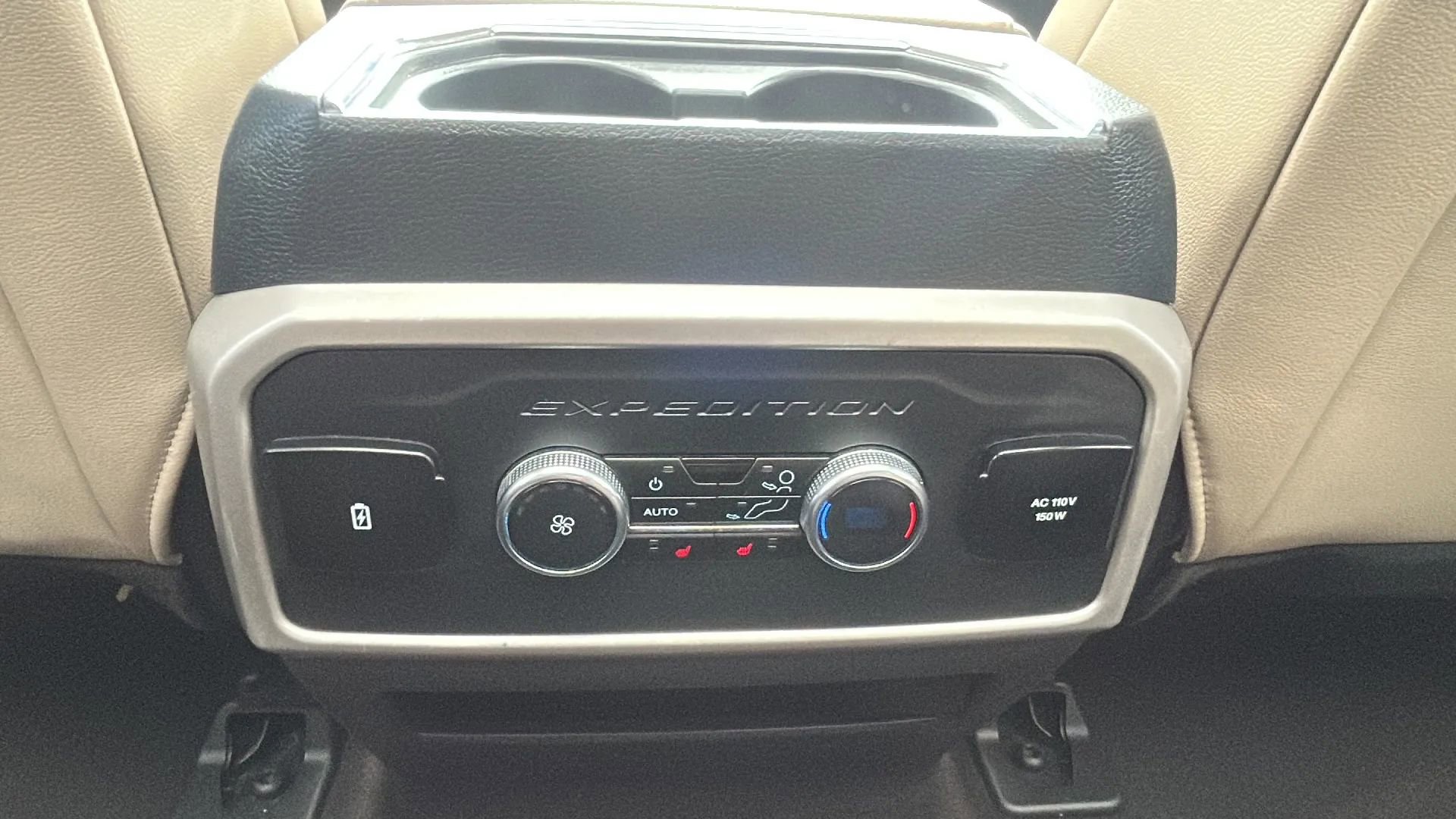 Used 2023 Ford Expedition Limited image 34