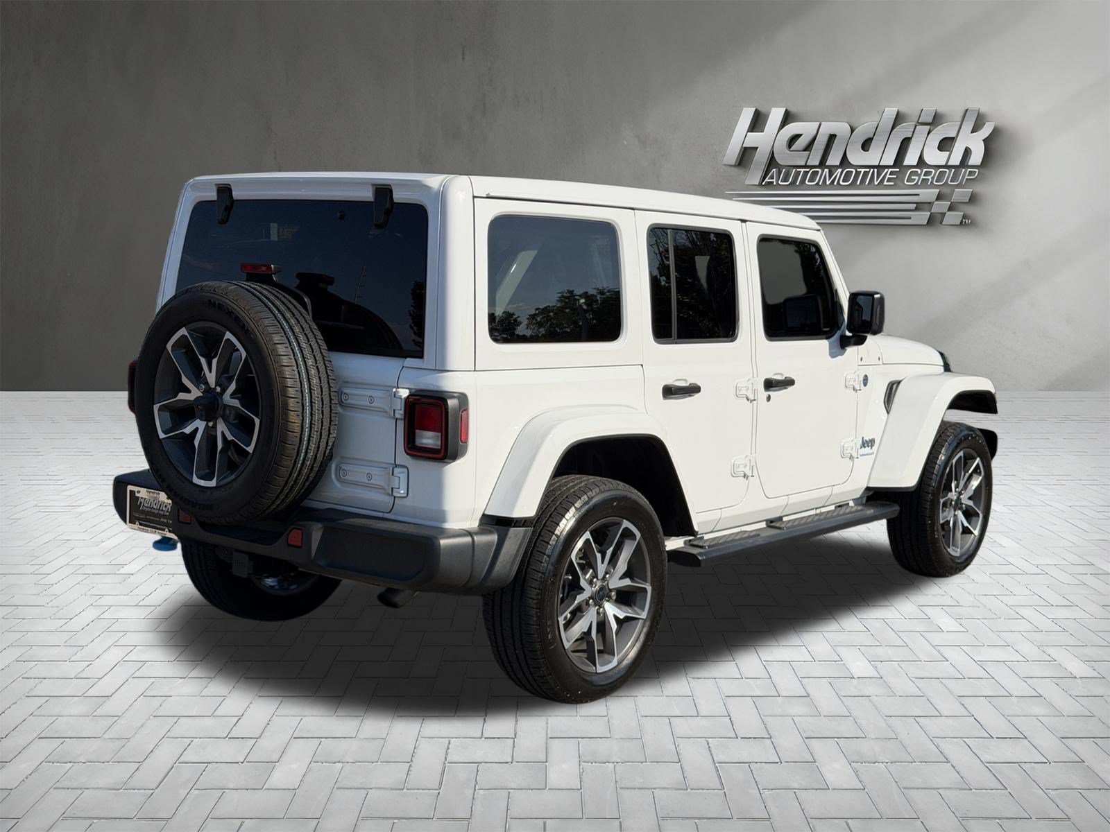 Used 2024 Jeep Wrangler Unlimited w/ Convenience Group AWD/4WD image 10