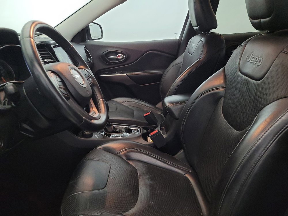 Used 2019 Jeep Cherokee Limited w/ Technology Group AWD/4WD image 17