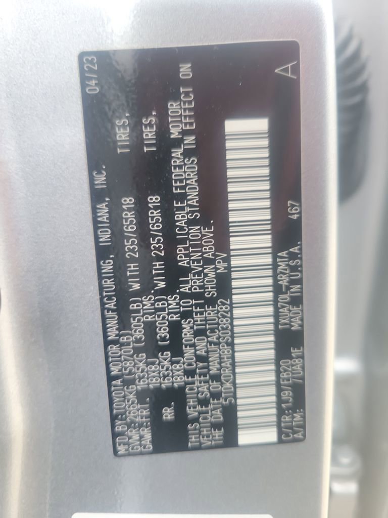 Used 2023 Toyota Highlander XLE image 38