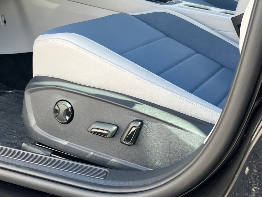 New 2025 Volkswagen Jetta SE image 18