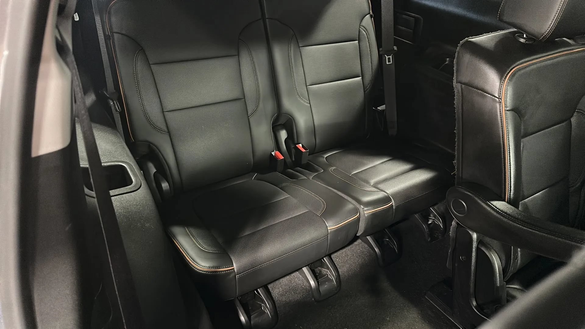 Used 2021 GMC Acadia AT4 w/ LPO, 'HIT The Road' Package AWD/4WD image 19