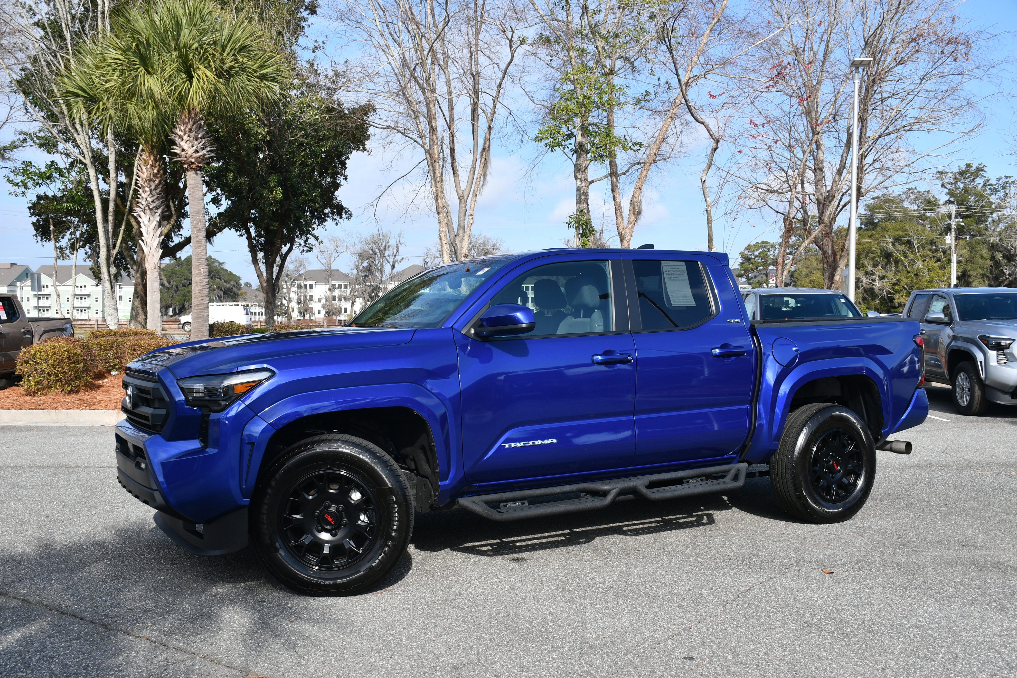 Certified 2025 Toyota Tacoma SR5 image 3