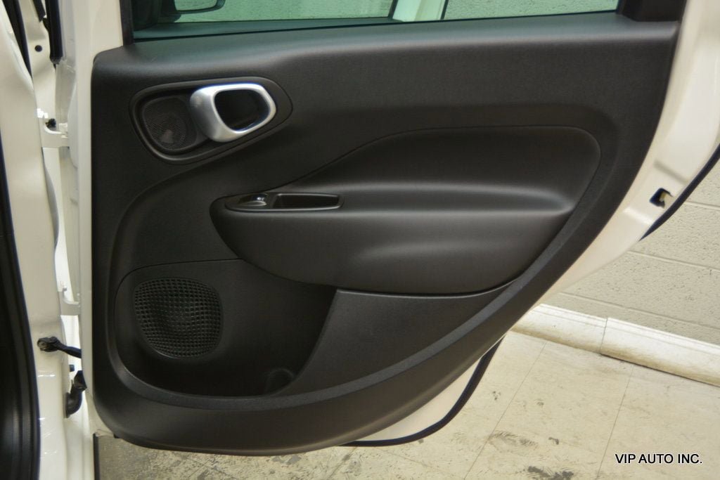 Used 2015 FIAT 500L Trekking FWD image 14