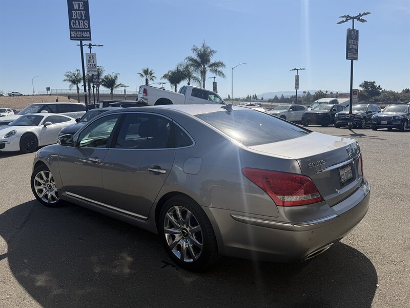 Used 2011 Hyundai Equus Signature RWD image 5