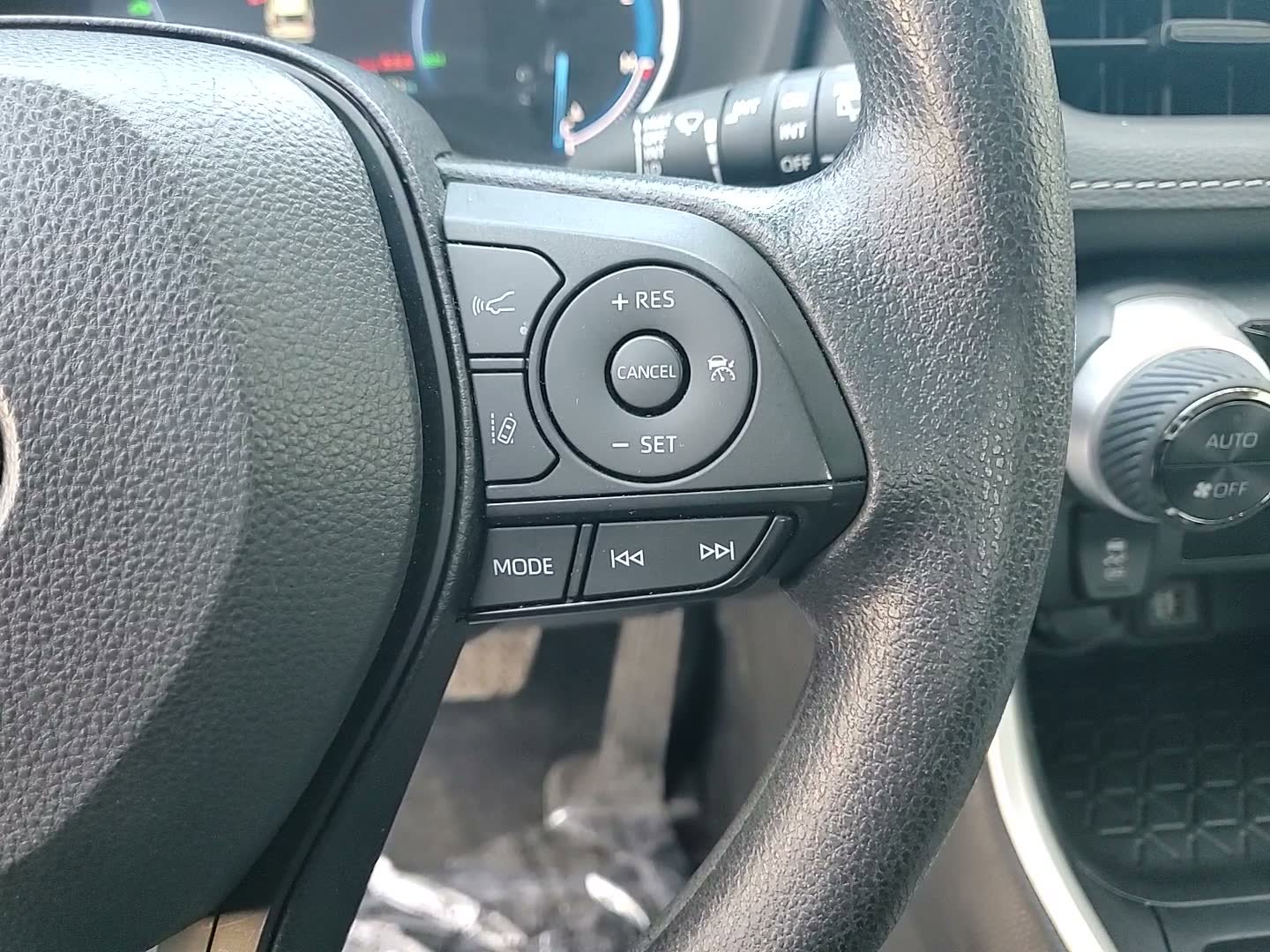 Certified 2024 Toyota RAV4 XLE image 23