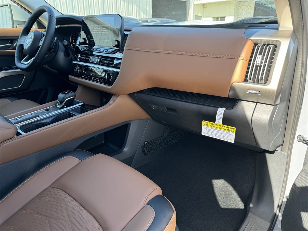 New 2025 Nissan Pathfinder Platinum w/ Cargo Package image 12