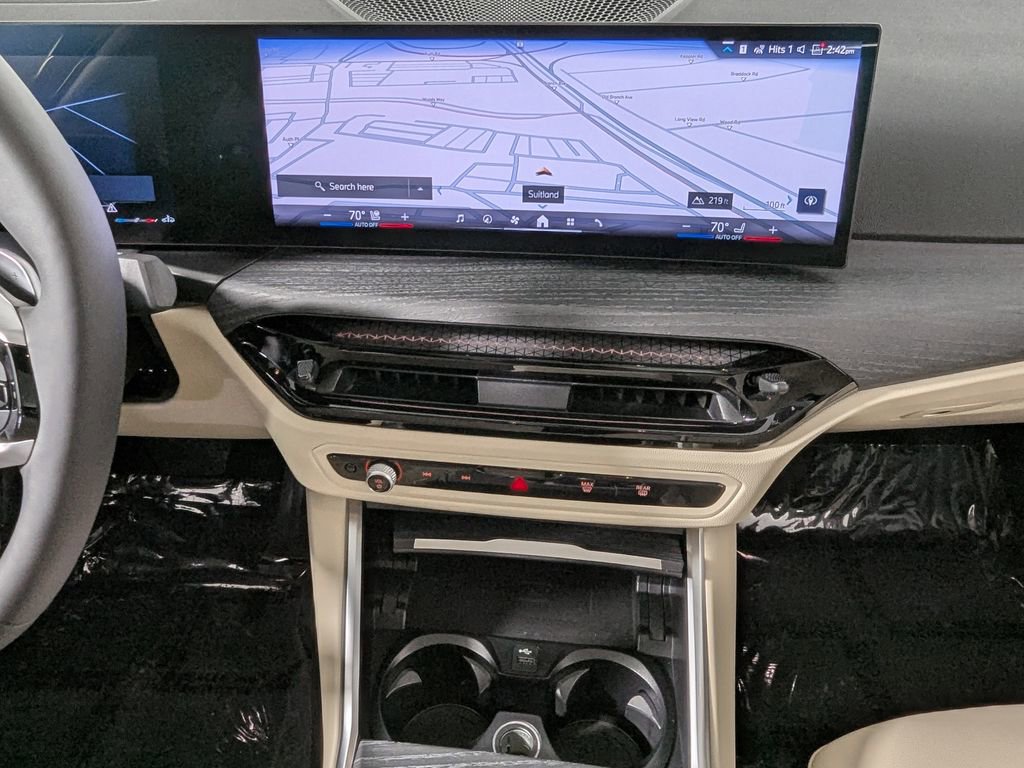 Used 2025 BMW 330i xDrive Sedan w/ M Sport Package image 35