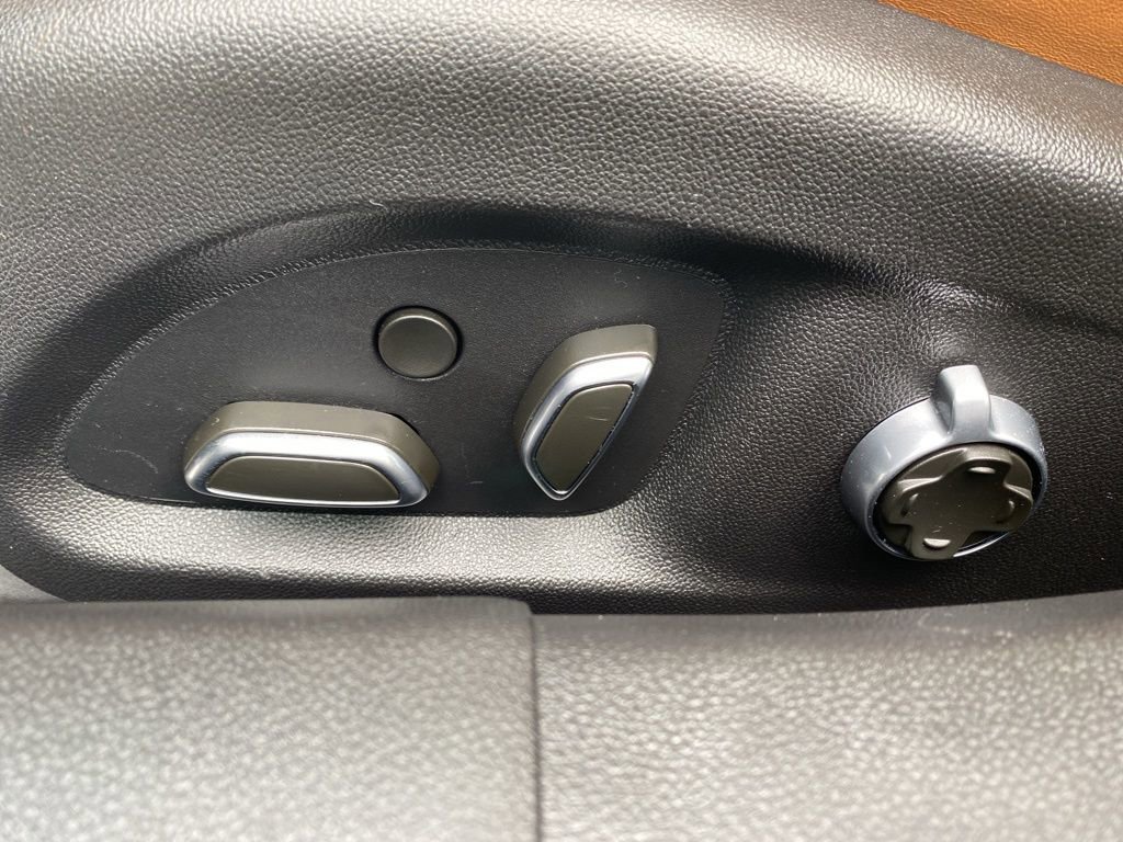 Used 2025 Cadillac CT5 V w/ Platinum Package image 25