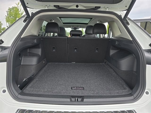 New 2025 Volkswagen Tiguan SE AWD/4WD image 13