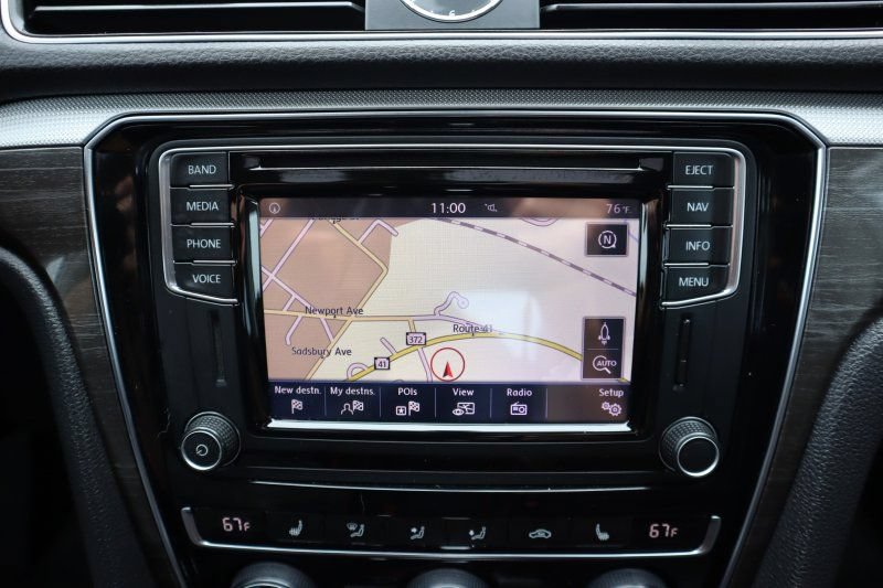 Used 2017 Volkswagen Passat 1.8T SE FWD image 12