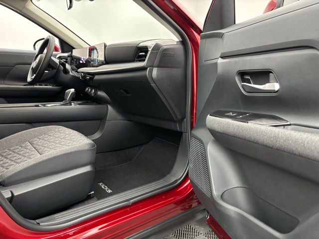 Used 2025 Nissan Kicks SV image 28